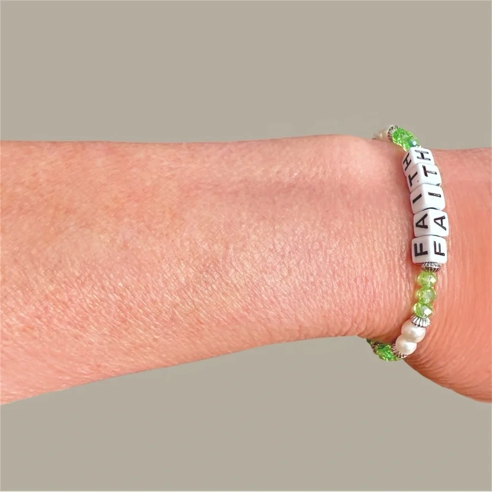 Faith Bracelet- 7β - Words Bracelet stretch FAITH Bracelet, crystals and pearls - Picture 5 of 6